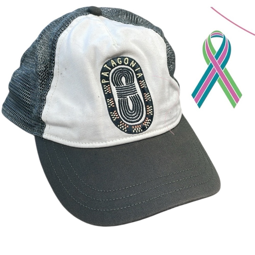 Patagonia Paper Peaks Badge Mesh Snapback Trucker Hat Baseball Cap White Gray